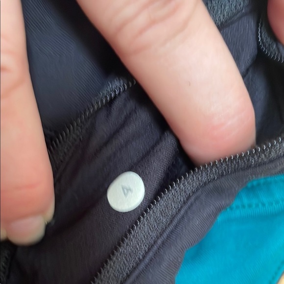 Lululemon Athletica Black/Teal Leggings with Reflective Dots -4 - Picture 9 of 9